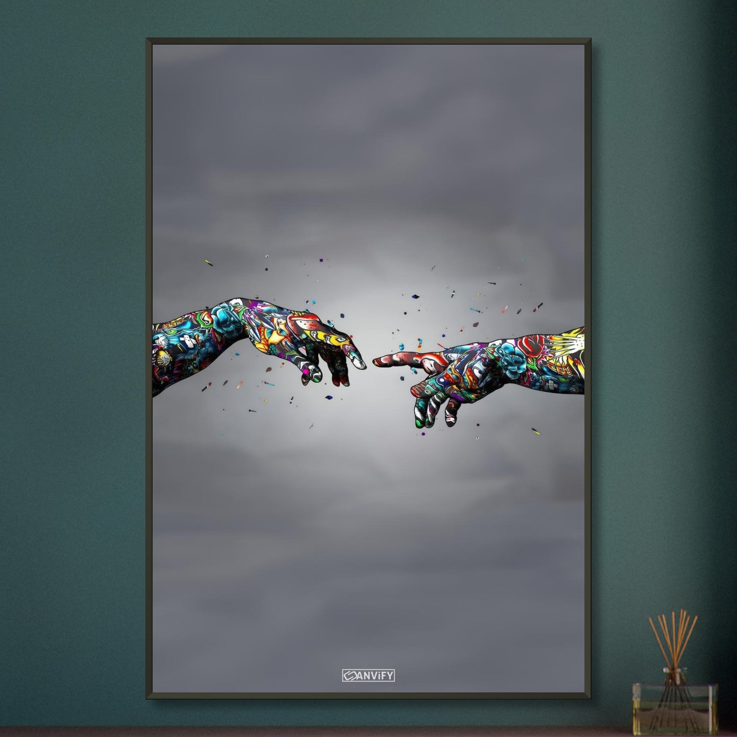 Die Erschaffung Adams im bunten Graffiti Stil auf einem Poster im Metallrahmen