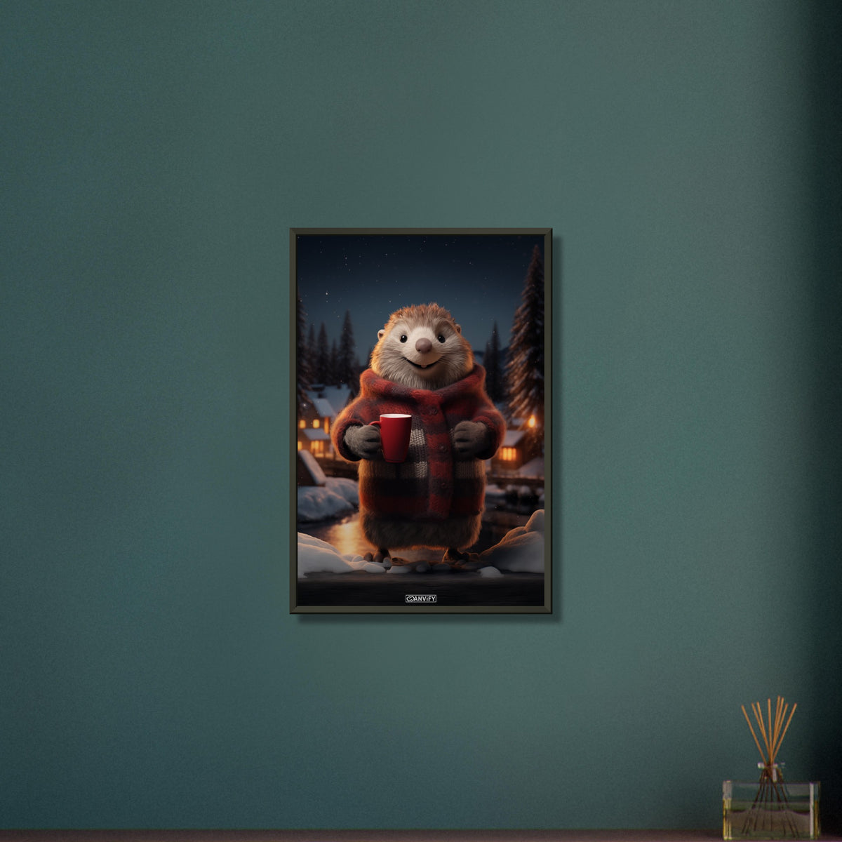 Biber mit Weste und roter Tasse Kakao in einer Winternacht im Schnee auf einem Poster im Metallrahmen