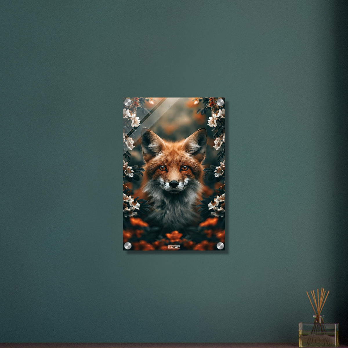 Süßer Fuchs zwischen den Blumen auf einem Acrylbild
