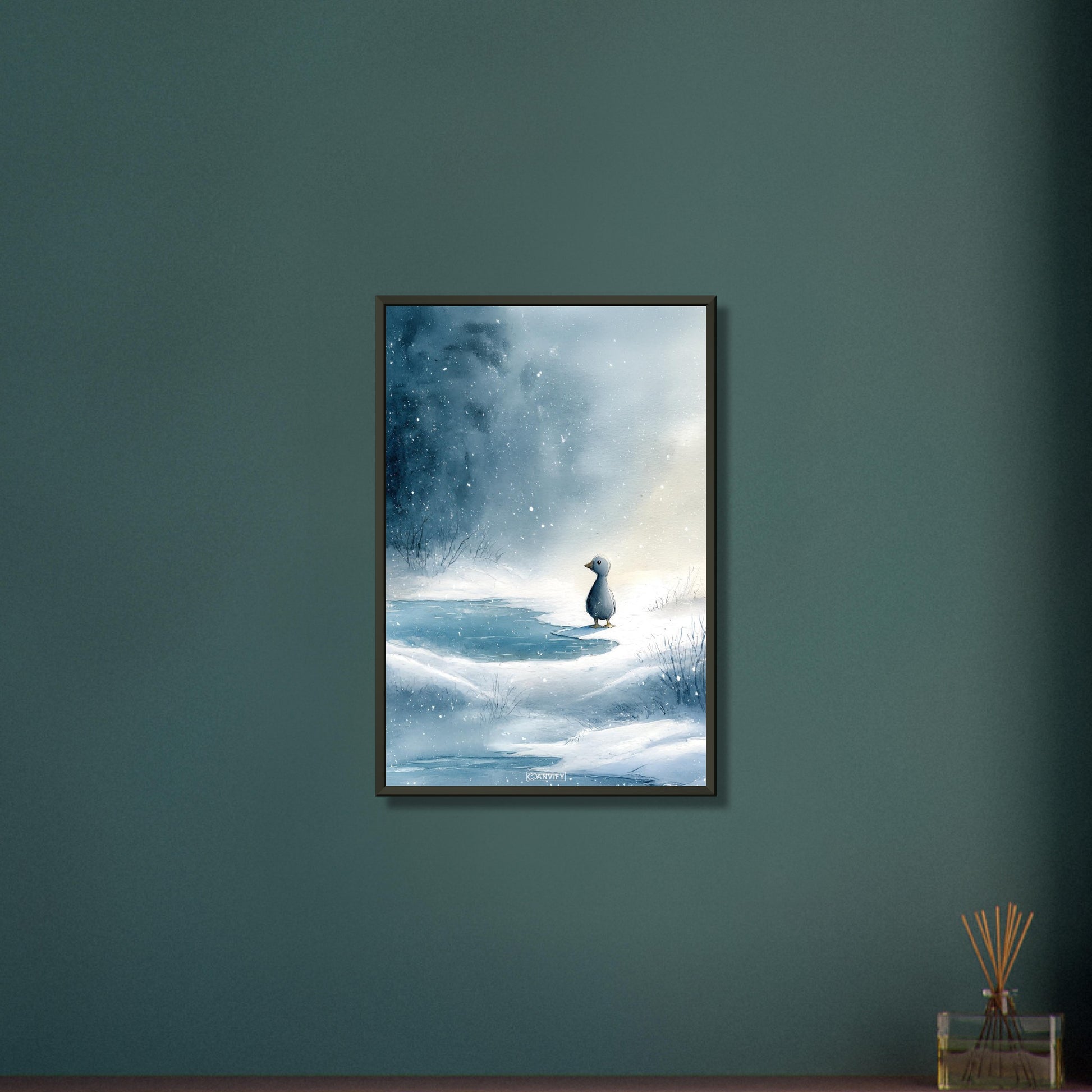 Kleine süße Ente am See auf einem Poster im Metallrahmen