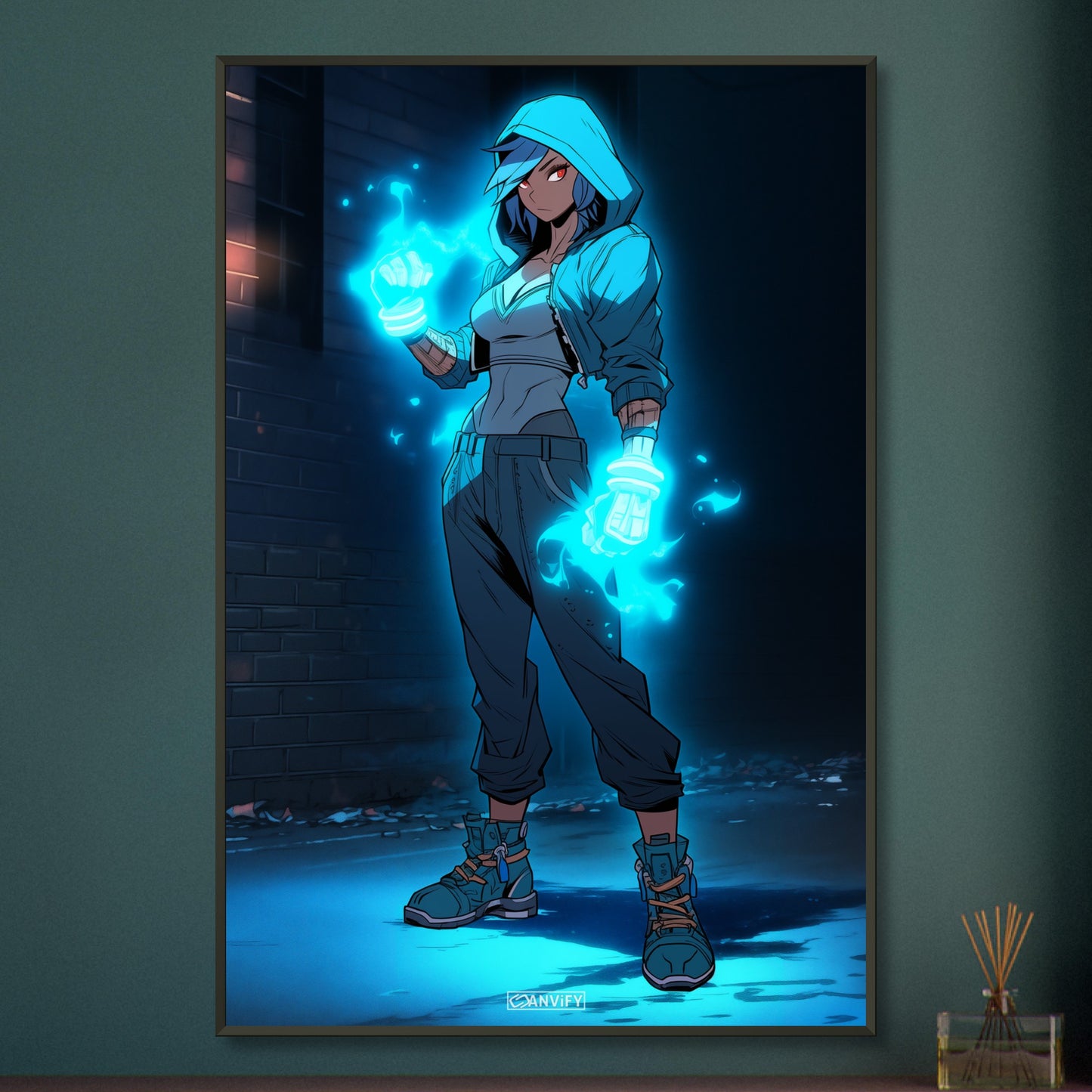 Weibliche Actionfigur mit elektrischen Fäusten auf einem Poster im Metallrahmen