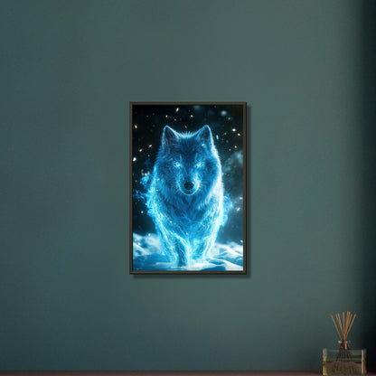 Weißwolf oder Arktischer Wolf genannt in blauer Farbe und elektrisch aufgeladen im Schnee auf einem Poster im Metallrahmen