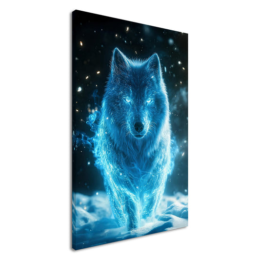 Weißwolf oder Arktischer Wolf genannt in blauer Farbe und elektrisch aufgeladen im Schnee auf einer Leinwand