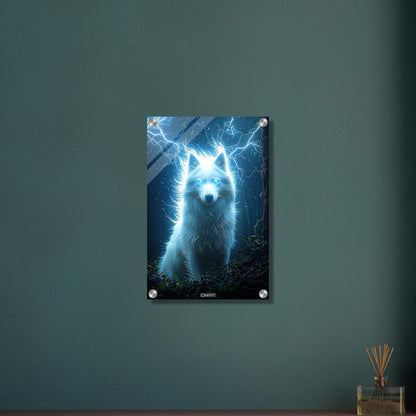 Weißer Polarwolf mit Blitzen im dunklen Wald auf einem Acrylbild