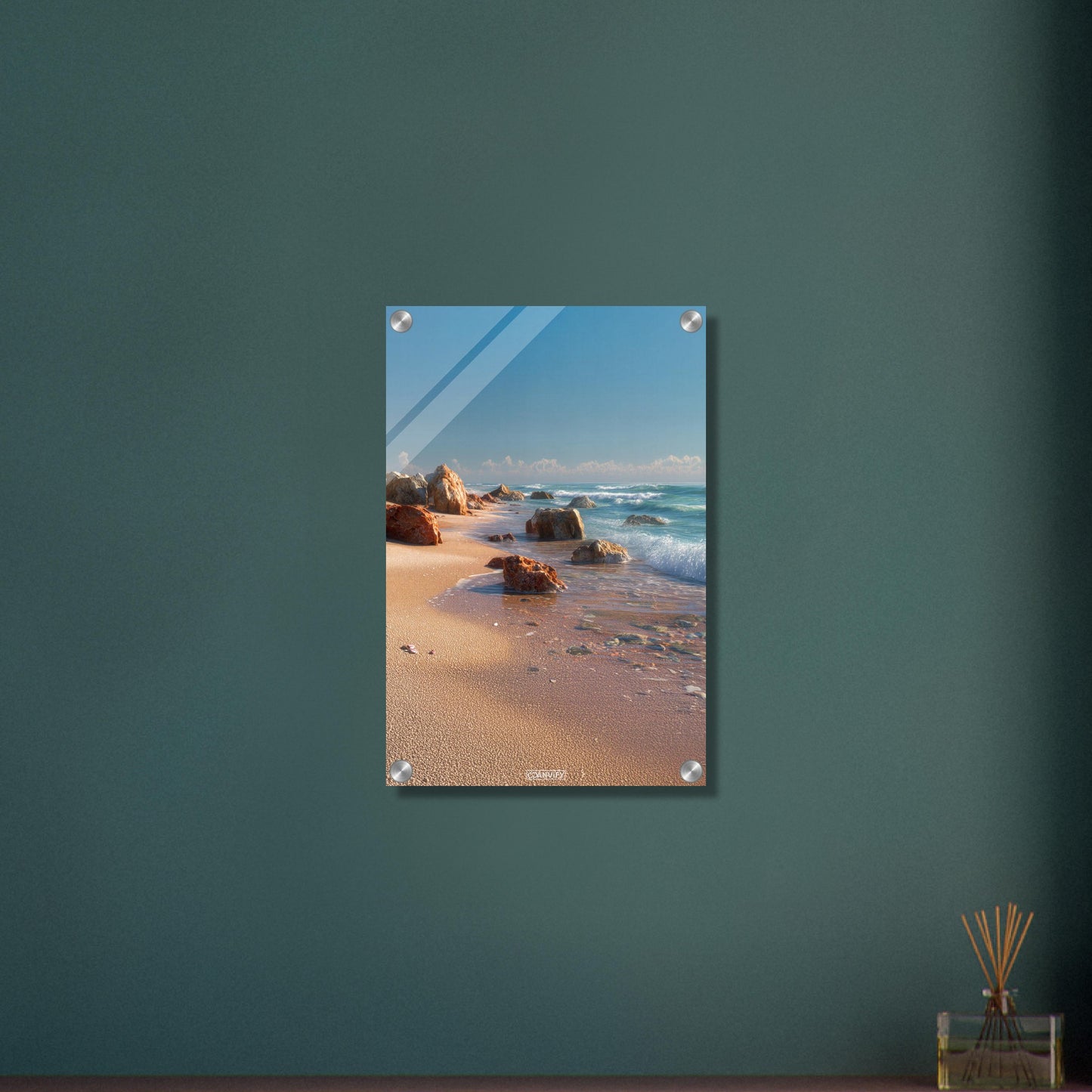 Exotische Küste mit Wellengang auf einem Acrylbild