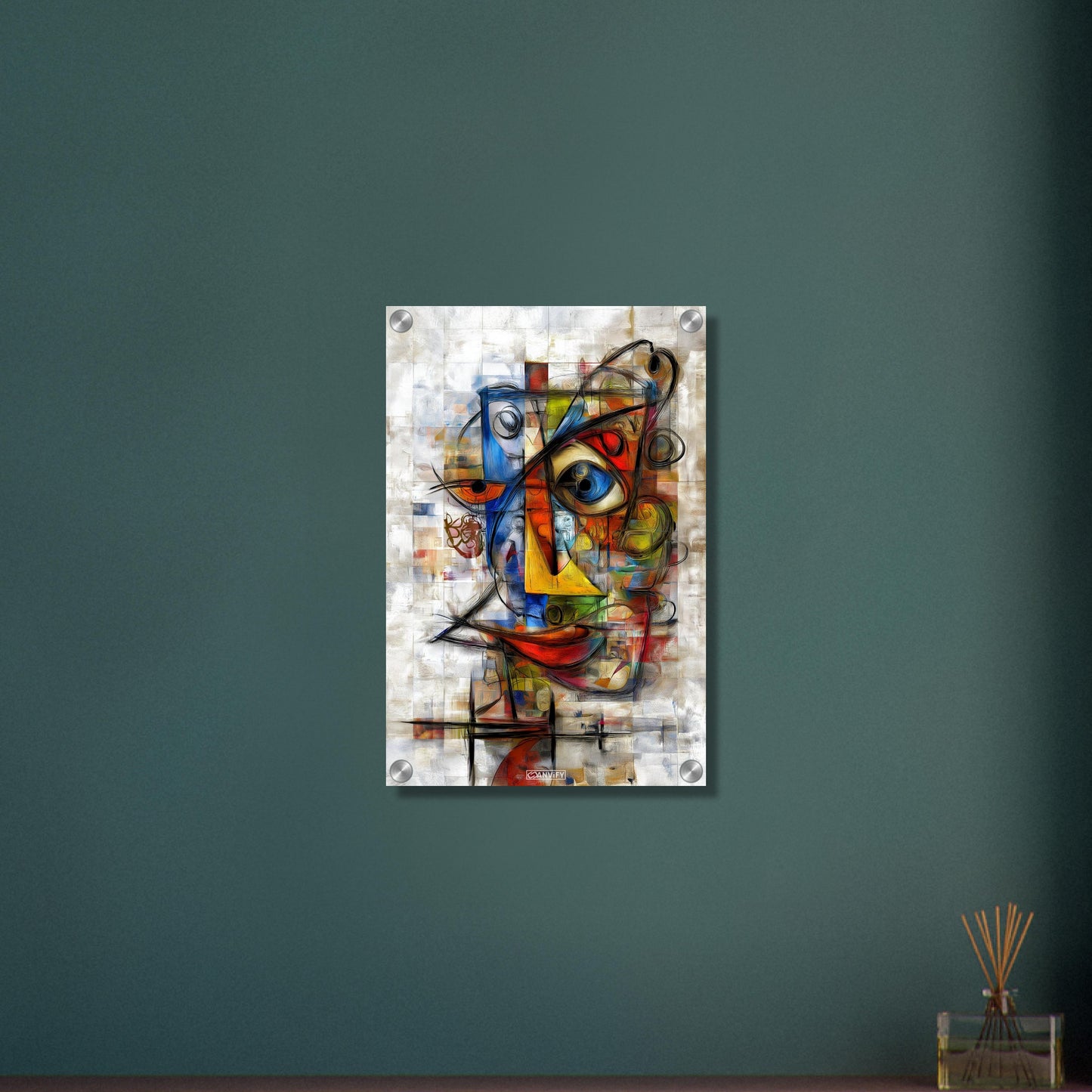 Abstraktes Gemälde mit einem Gesicht auf einem Acrylbild
