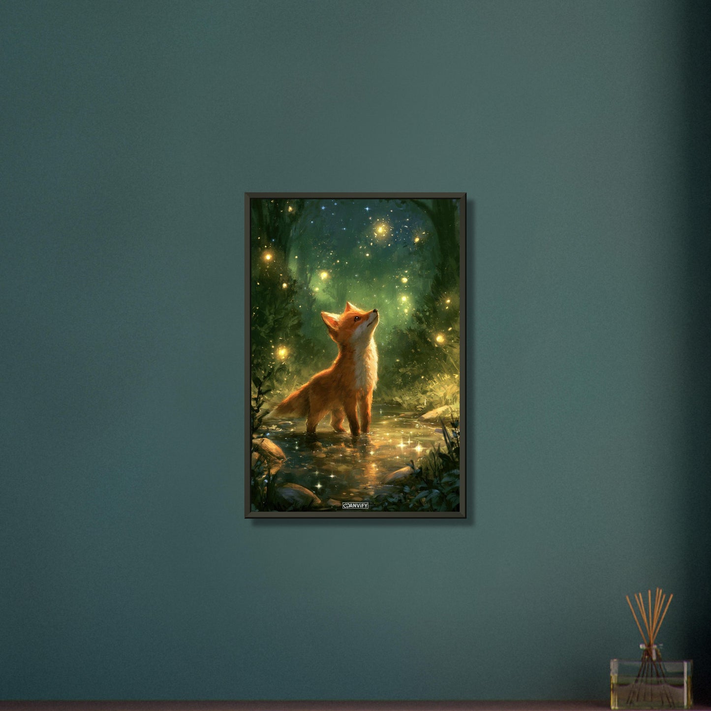 Kleiner Fuchs im magischen Wald als Ölgemälde auf einem Poster im Metallrahmen