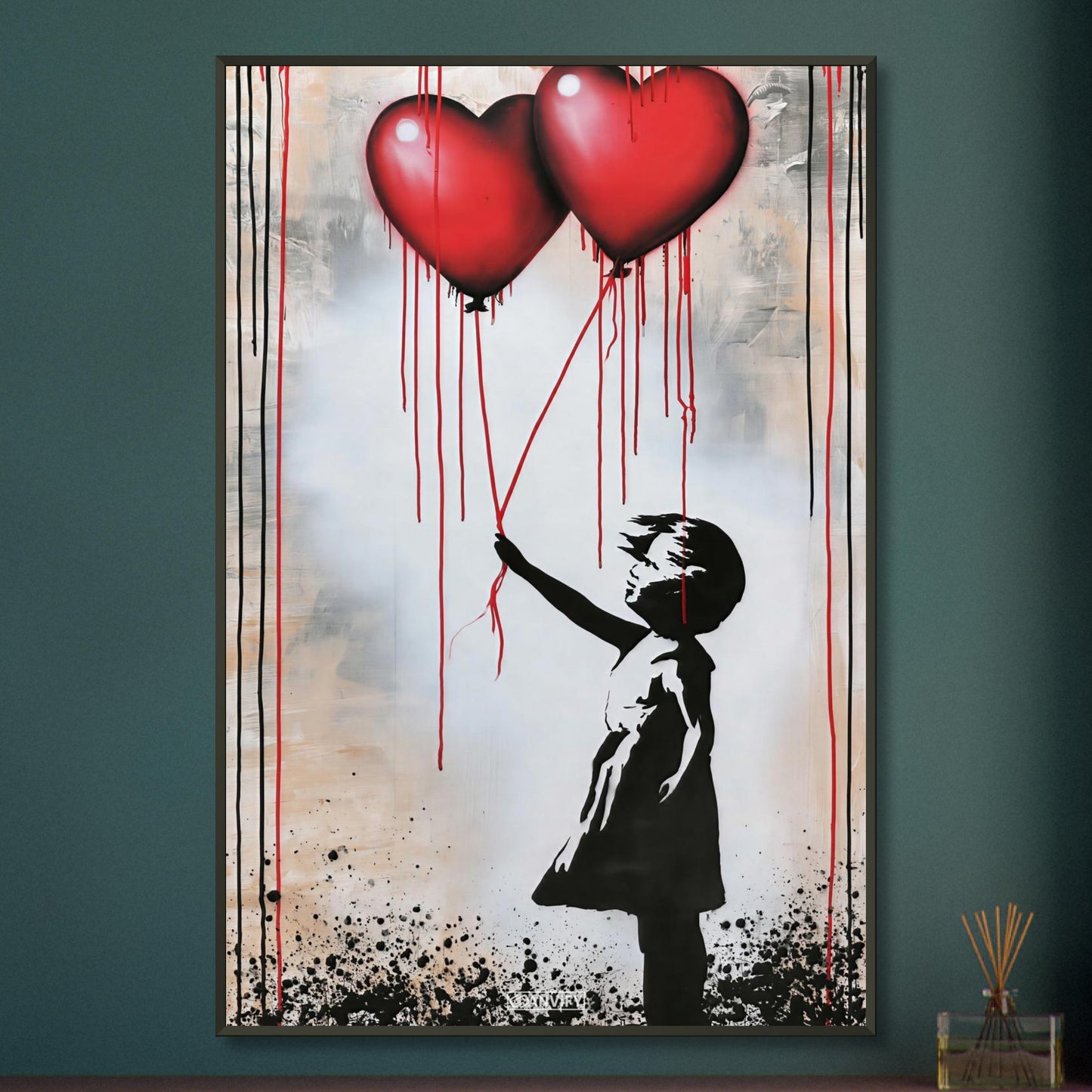 Kleines Mädchen hält zwei Herzluftballons fest im Banksy Stil auf einem Poster im Metallrahmen