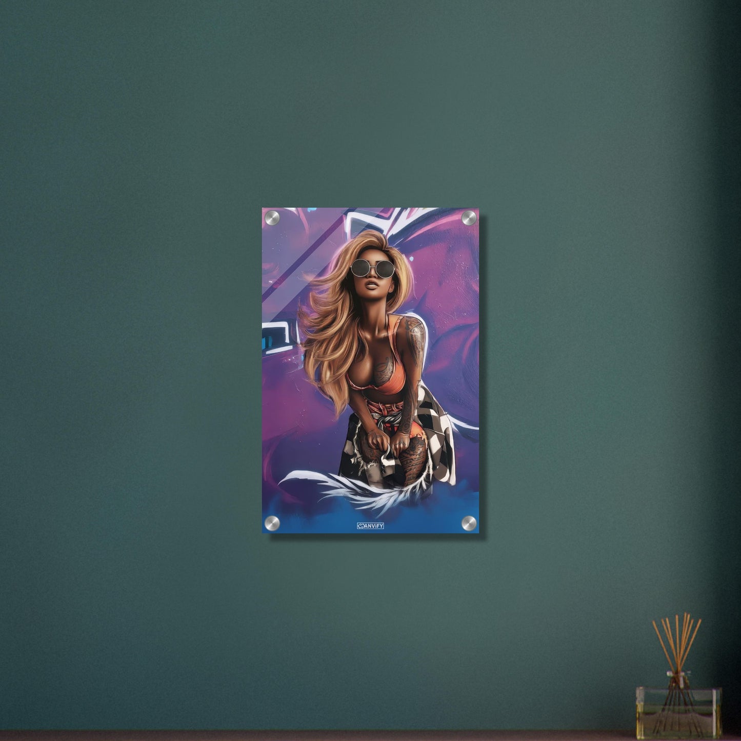 Graffiti Strassenkunst von einer schönen Frau mit hellbraunen langen Haaren im GTA Style auf einem Acrylbild