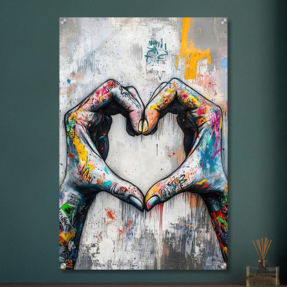Hände in Herzform im Banksy Stil auf einem Acrylbild