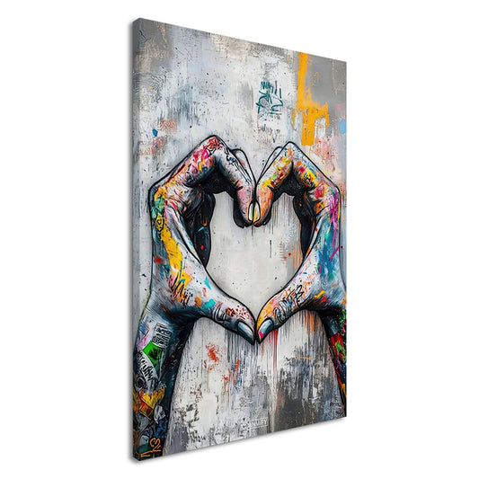 Hände in Herzform im Banksy Stil auf einer Leinwand