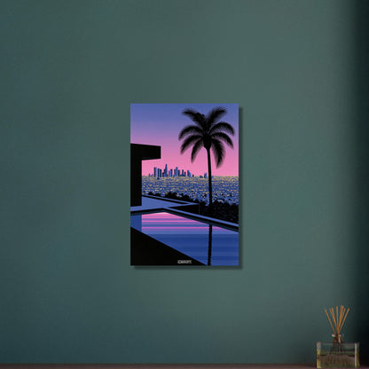 Infinity-Pool mit Blick auf die Skyline von Los Angeles bei Sonnenuntergang, Palme im Vordergrund, Synthwave-Digitalkunst auf Aluminium