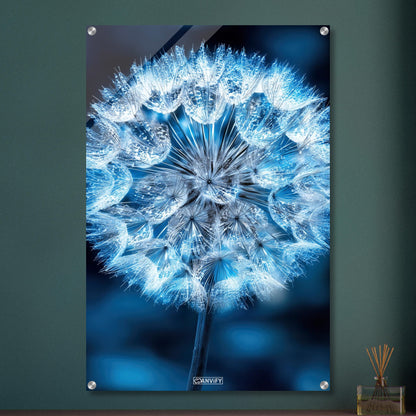 Eisblaue Pusteblume in Nahaufnahme auf einem Acrylbild