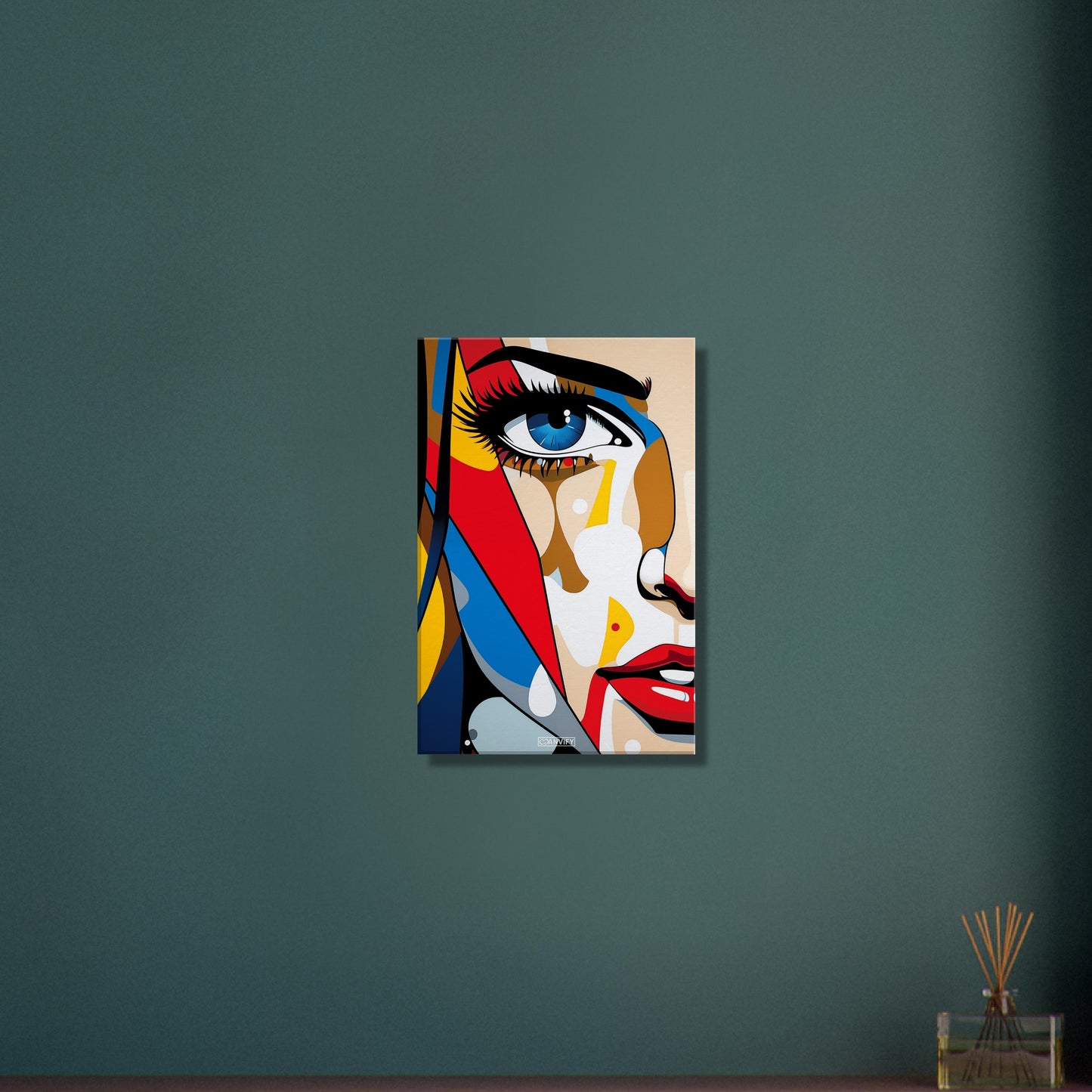 Blaues Auge einer Frau im Pop Art Stil auf einer Leinwand