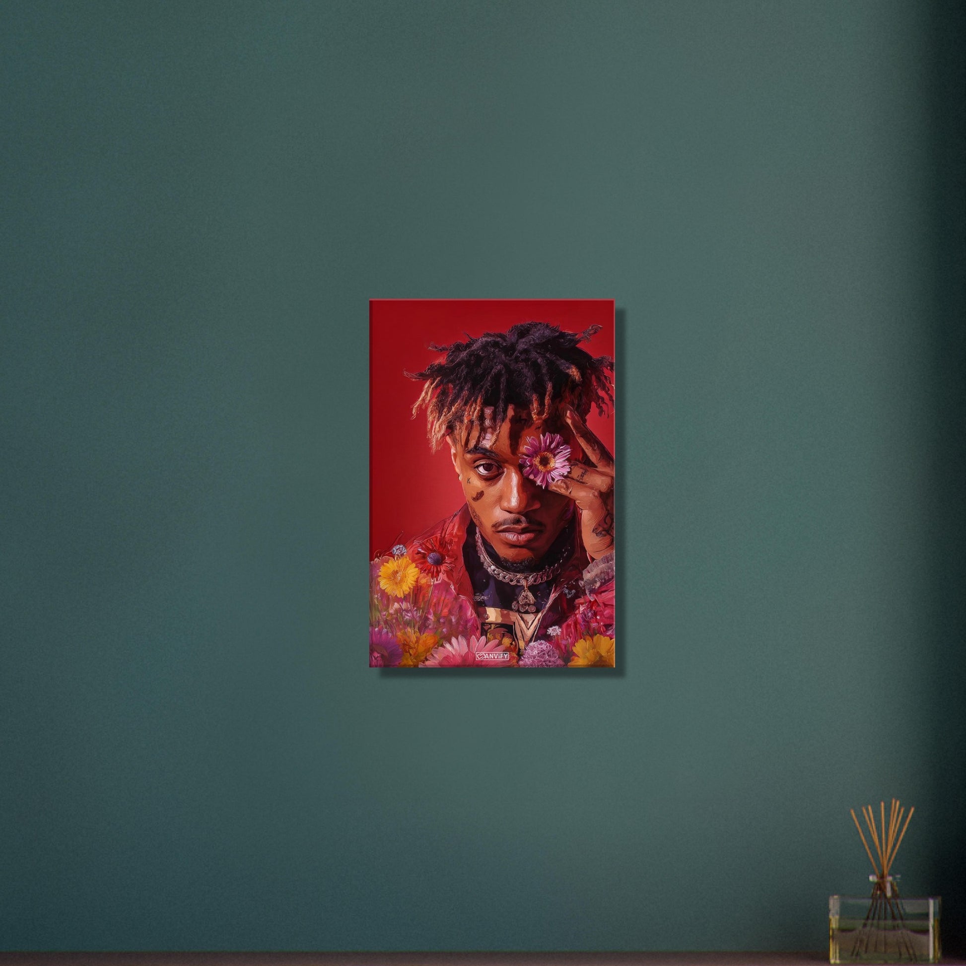 Juice WRLD im Stil von Nashid Chroma und inspiriert vom Album Cover Legends Never Die mit Blumen um die Augen auf einer Leinwand