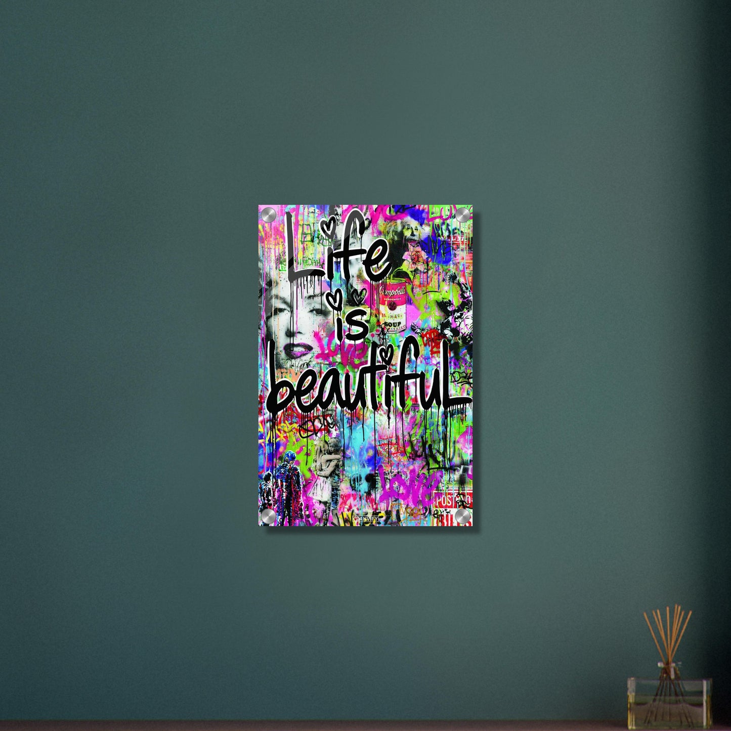 Batman, Captain America, Marilyn Monroe, Albert Einstein und eine Dose von Campbells Soup im Pop Art Stil und dem Spruch "Life Is Beautiful" auf einem Acrylbild