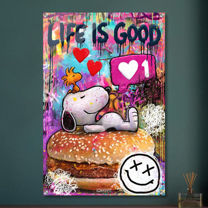 Snoopy liegt auf Burger mit Woodstock und darüber steht Life Is Good im abstrakten Pop Art Stil auf einem Acrylbild