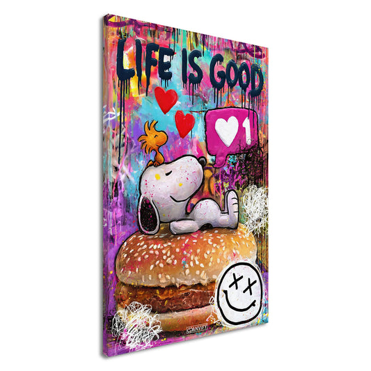Snoopy liegt auf Burger mit Woodstock und darüber steht Life Is Good im abstrakten Pop Art Stil auf einer Leinwand