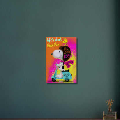 Snoopy mit Woodstock auf einem Moped mit dem Satz Life Is Short Have Fun im Pop Art Stil auf einer Leinwand