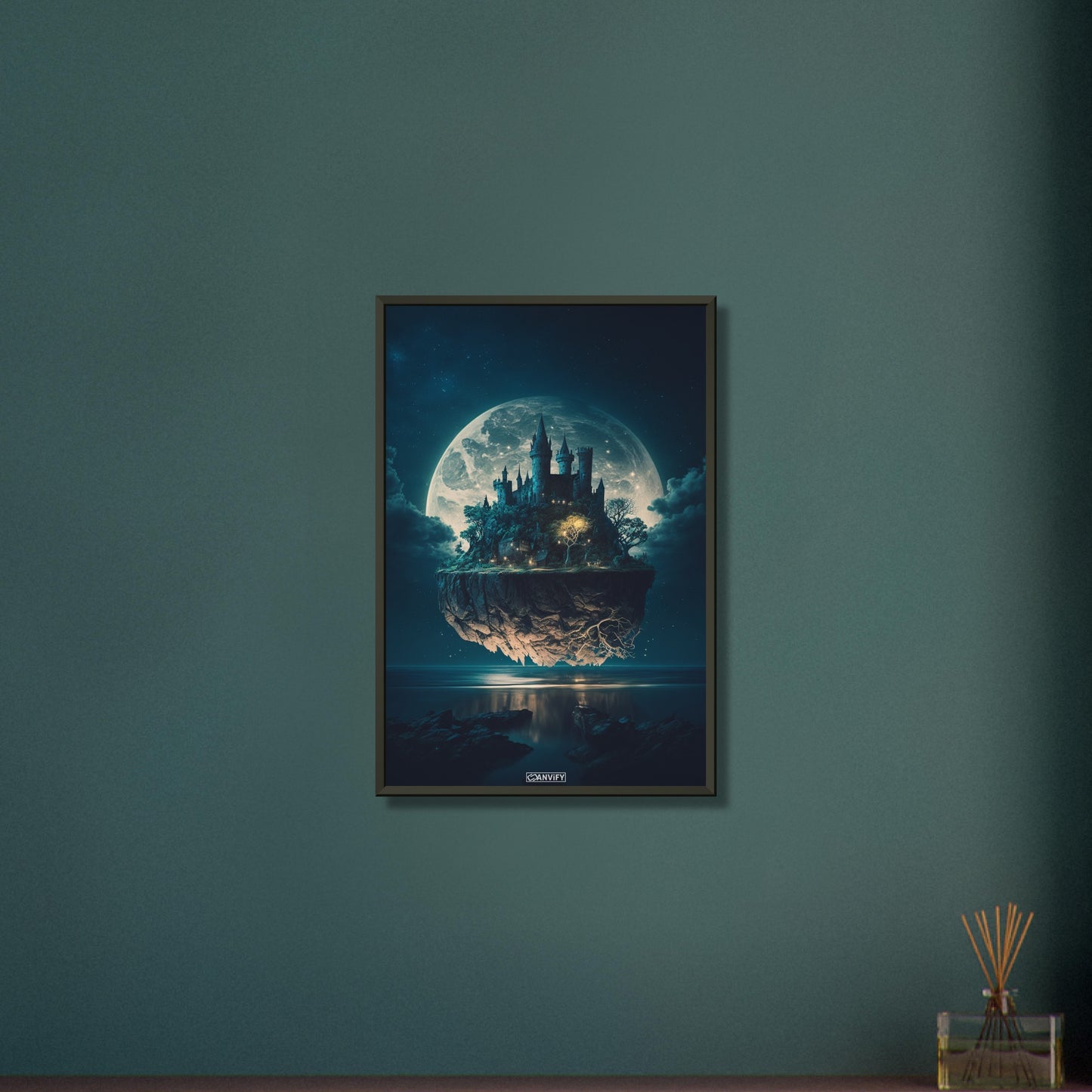 Schwebendes Schloss im Stil von Hogwarts beleuchtet vom Vollmond auf einem Poster im Metallrahmen