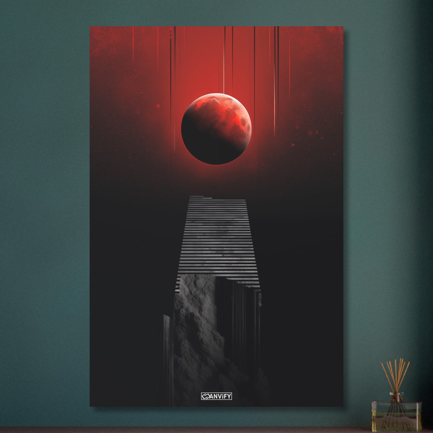 Abstrakter Blutmond schwebend vor einer Treppe auf Aluminium
