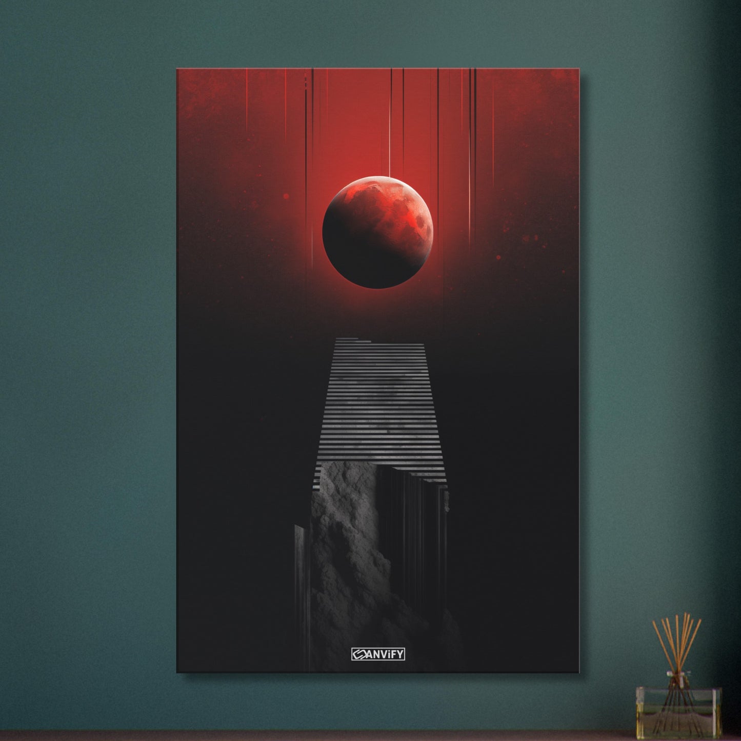 Abstrakter Blutmond schwebend vor einer Treppe auf einer Leinwand