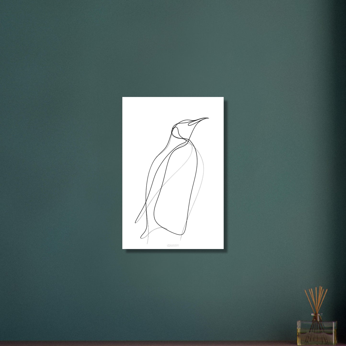 Minimalistischer Pinguin mit einer Linie gezeichnet auf Aluminium