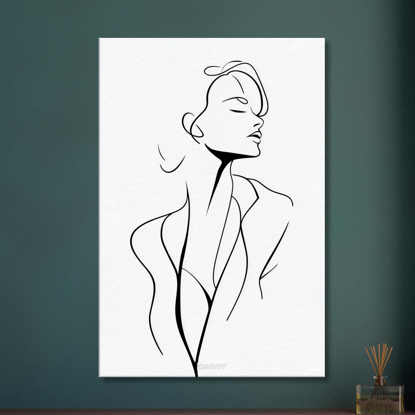 Elegante Frau minimalistisch mit einer Linie gezeichnet auf einer Leinwand