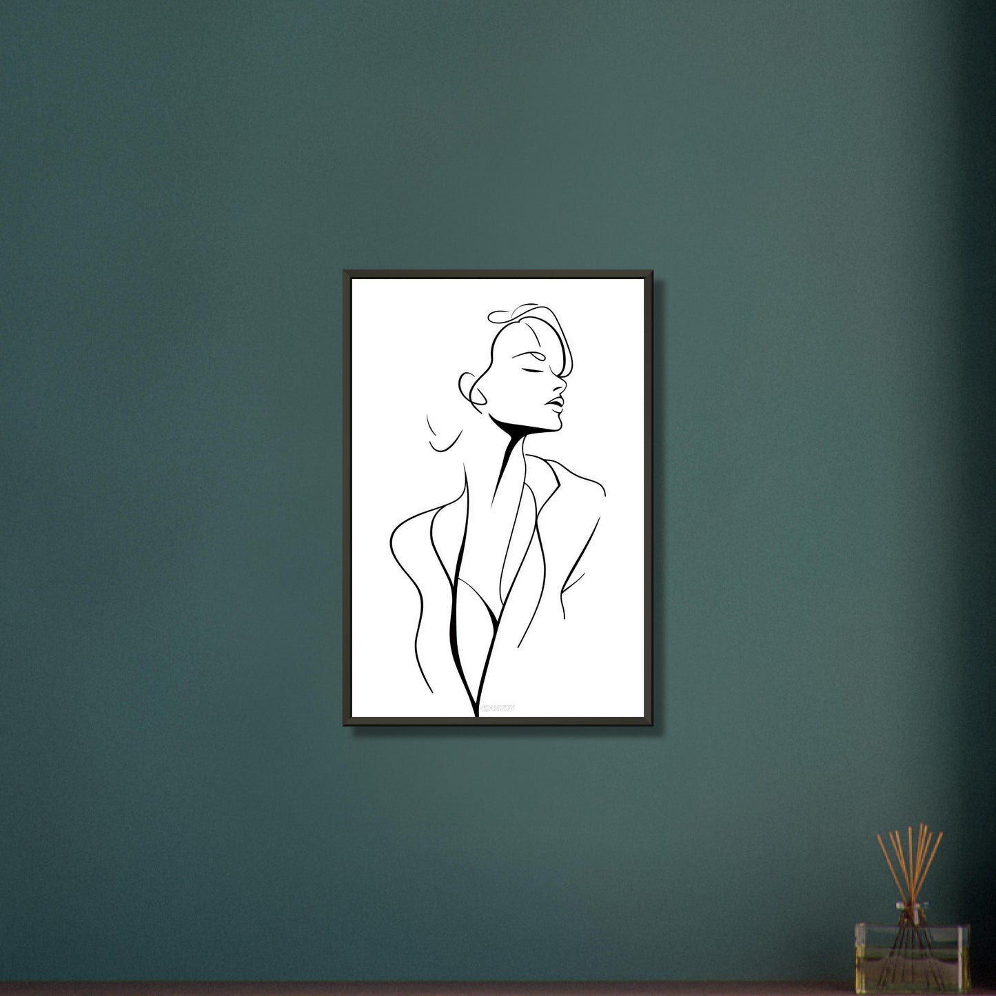 Elegante Frau minimalistisch mit einer Linie gezeichnet auf einem Poster im Metallrahmen