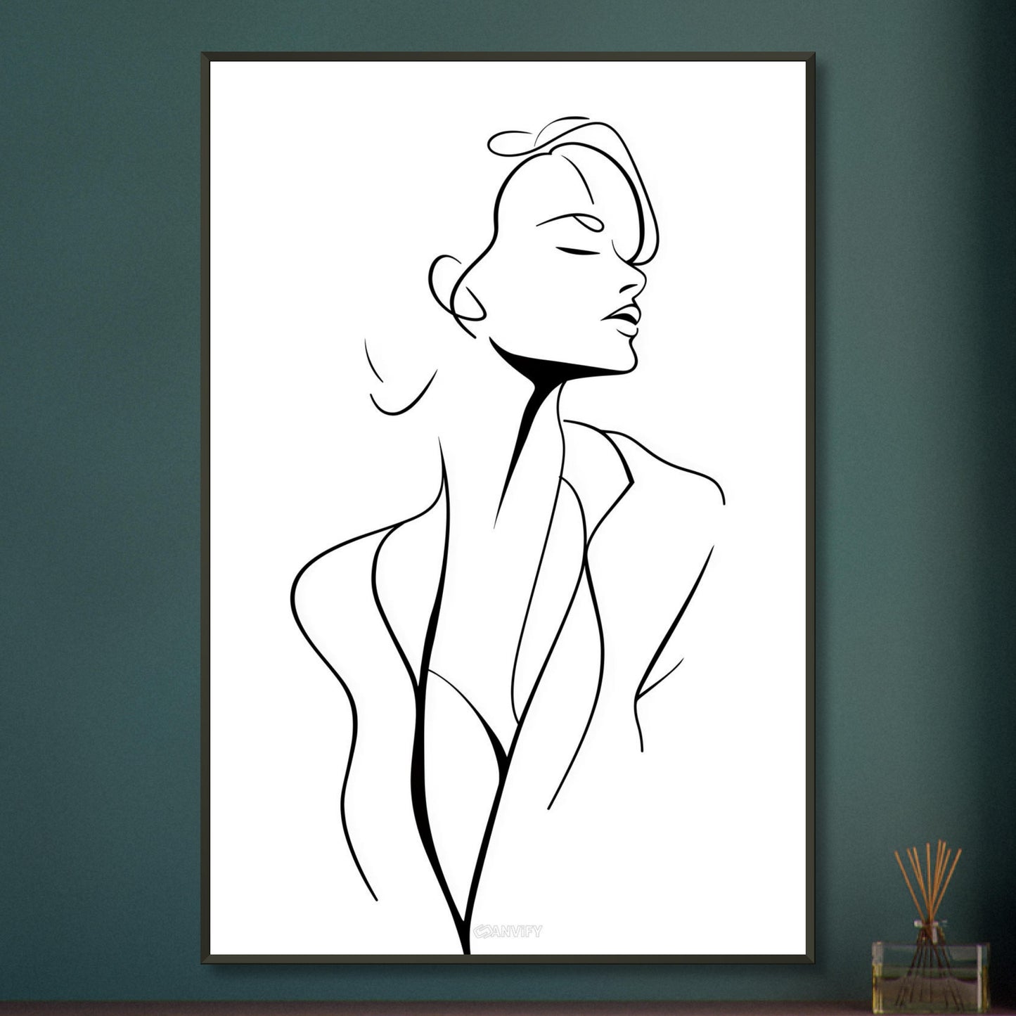 Elegante Frau minimalistisch mit einer Linie gezeichnet auf einem Poster im Metallrahmen