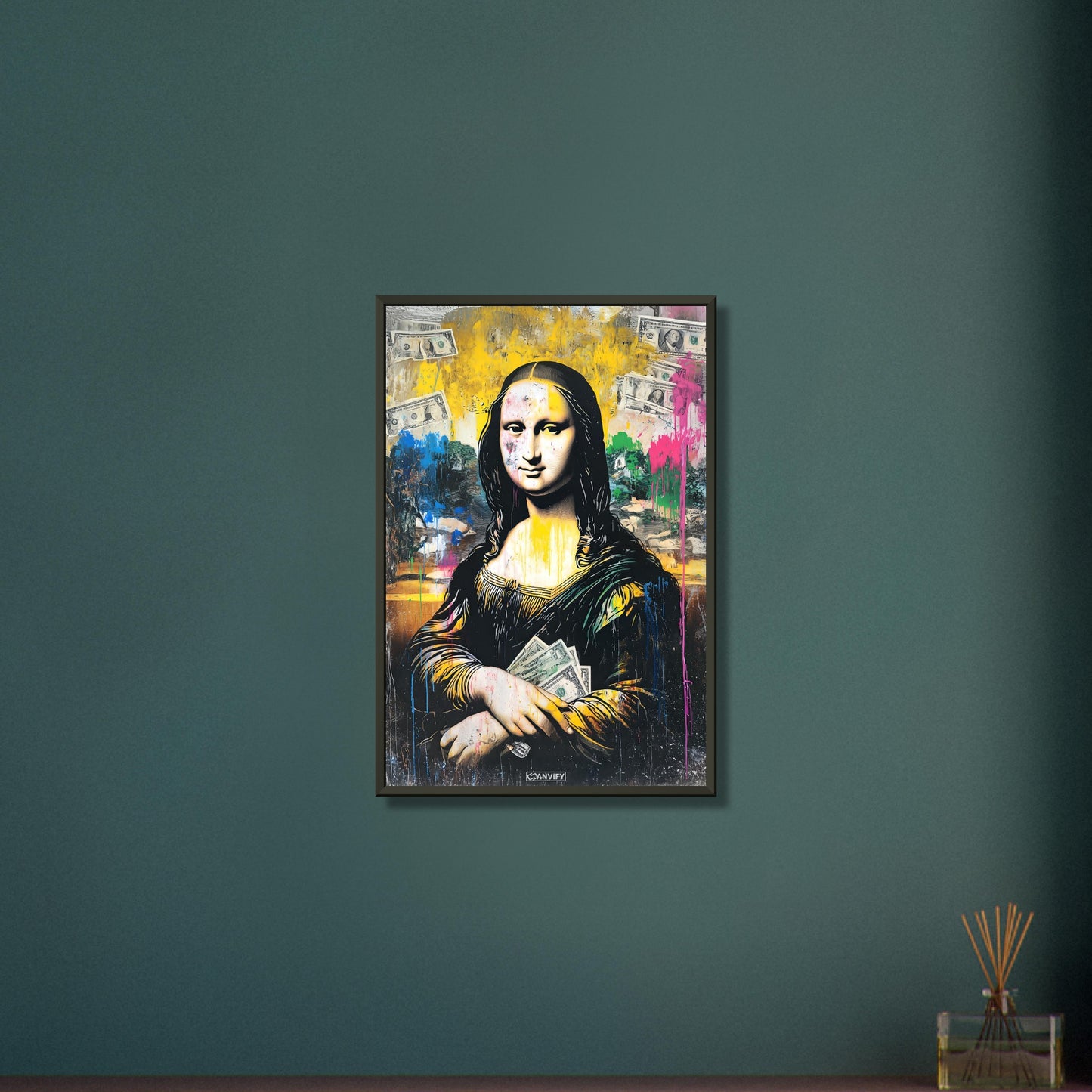 Mona Lisa mit Geldscheinen im Pop Art Stil auf einem Poster im Metallrahmen