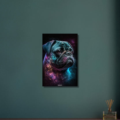 Schwarzer Mops Portrait kombiniert mit der Nebelwolke namens Nebula auf Aluminium