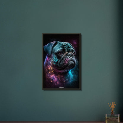 Schwarzer Mops Portrait kombiniert mit der Nebelwolke namens Nebula auf einem Poster im Metallrahmen