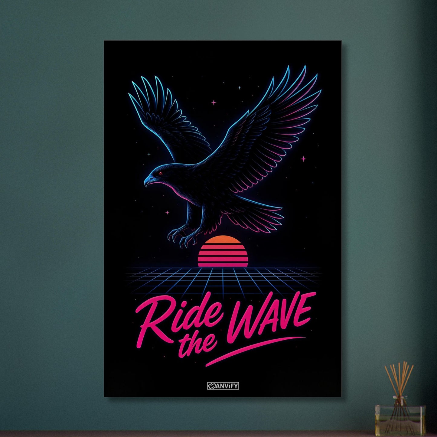 Neon Adler im Synthwave-Retro-Stil mit dem Spruch 'Ride the Wave' auf einer Leinwand