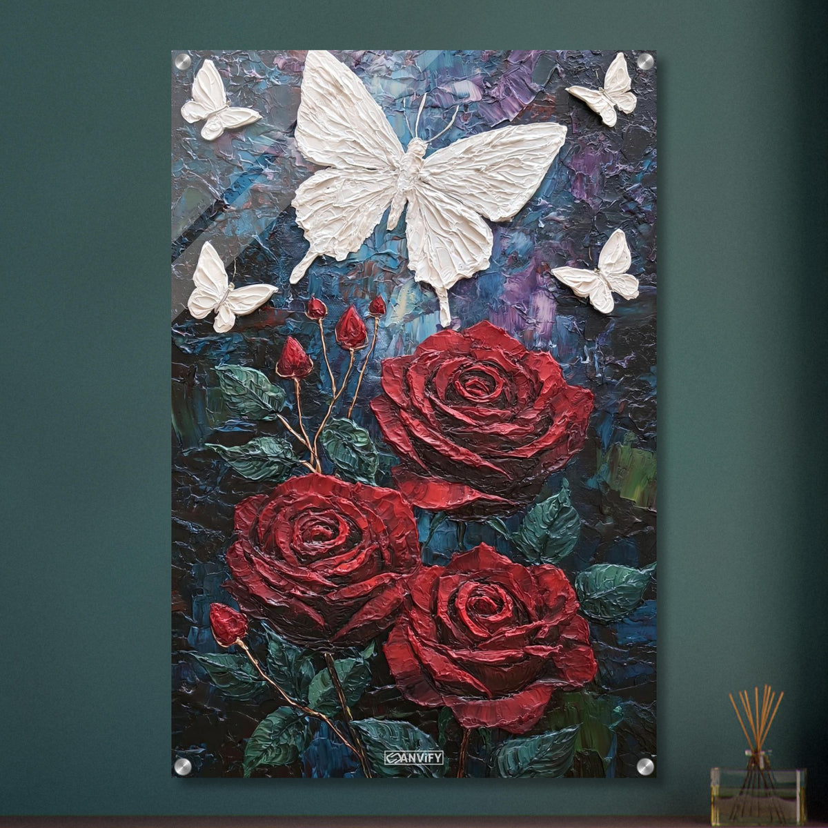 Rote Rosen und weiße Schmetterlinge im Impasto-Stil auf einem Acrylbild