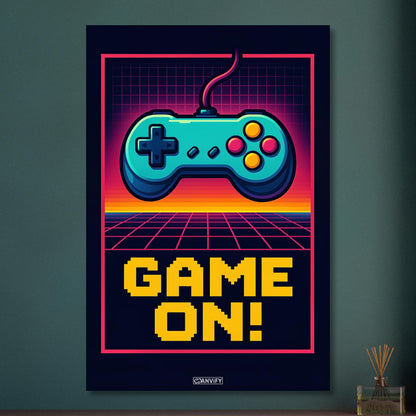 Retro-Spielecontroller mit dem Schriftzug 'Game On!' im Pixel-Art-Stil auf Aluminium