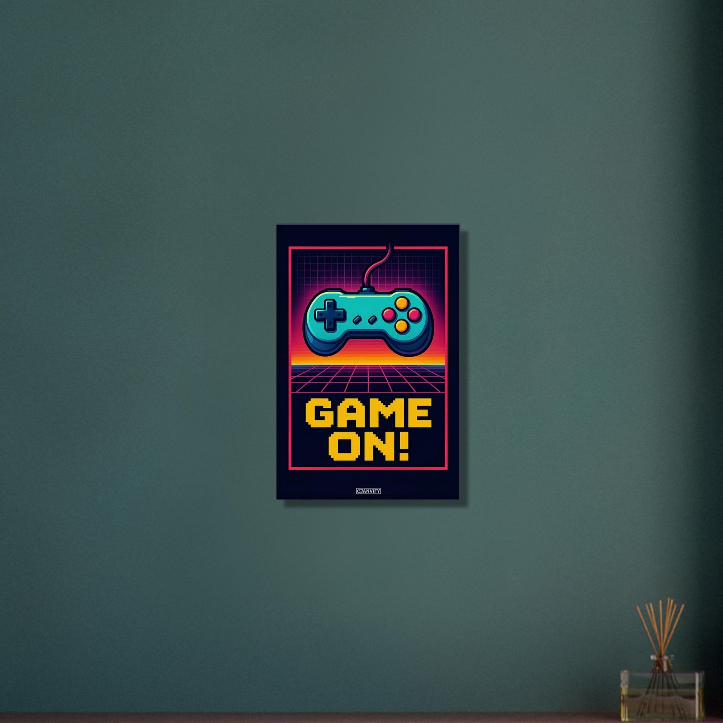 Retro-Spielecontroller mit dem Schriftzug 'Game On!' im Pixel-Art-Stil auf einer Leinwand