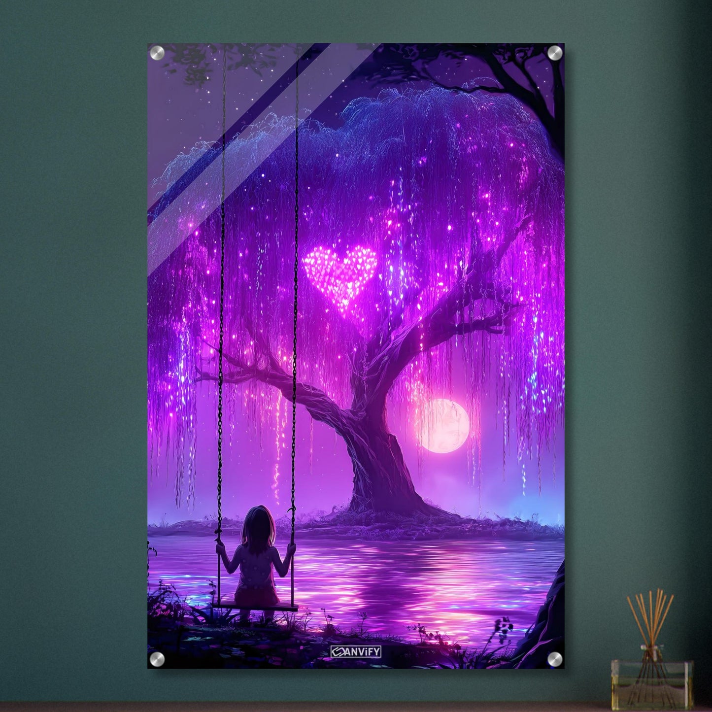 Kleines Mädchen schaukelt im Mondlicht auf einem Acrylbild