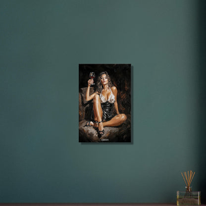 Sexy dunkelhaarige Frau mit einem Rotweinglas auf einer Leinwand