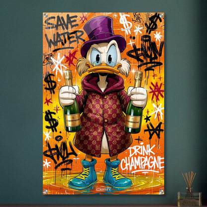 Dagobert Duck mit Luxusmantel und Champagnerflaschen in den Händen und mit Spruch 'Save Water Drink Champagne' im Graffiti Street Art Stil auf einem Acrylbild