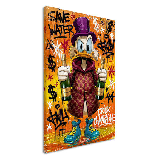 Dagobert Duck mit Luxusmantel und Champagnerflaschen in den Händen und mit Spruch 'Save Water Drink Champagne' im Graffiti Street Art Stil auf einer Leinwand