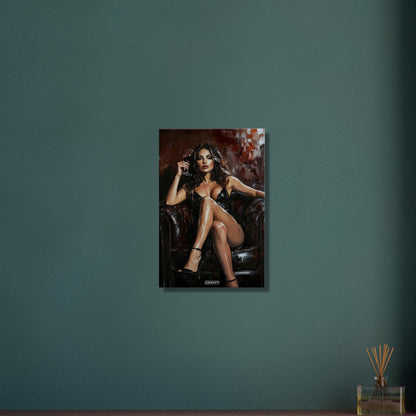 Sexy dunkelhaarige Frau mit einem Rotweinglas in der Hand auf einer Leinwand