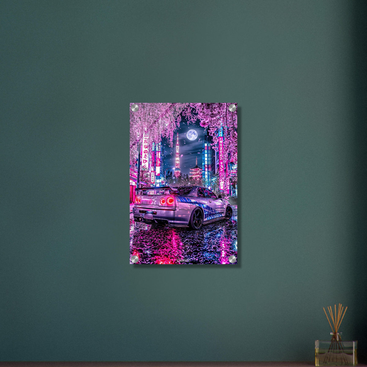Nissan Skyline R34 GT-R in einer Vollmondnacht in Tokio unter einer Kirschblüte auf einem Acrylbild