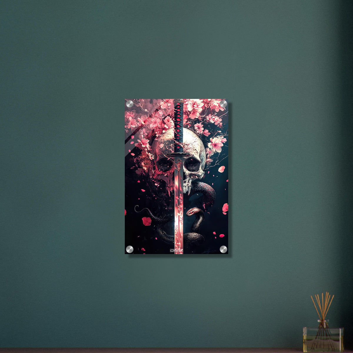Totenkopf mit einem Katana, Blumen in Rosarot und einer Schlange auf einem Acrylbild