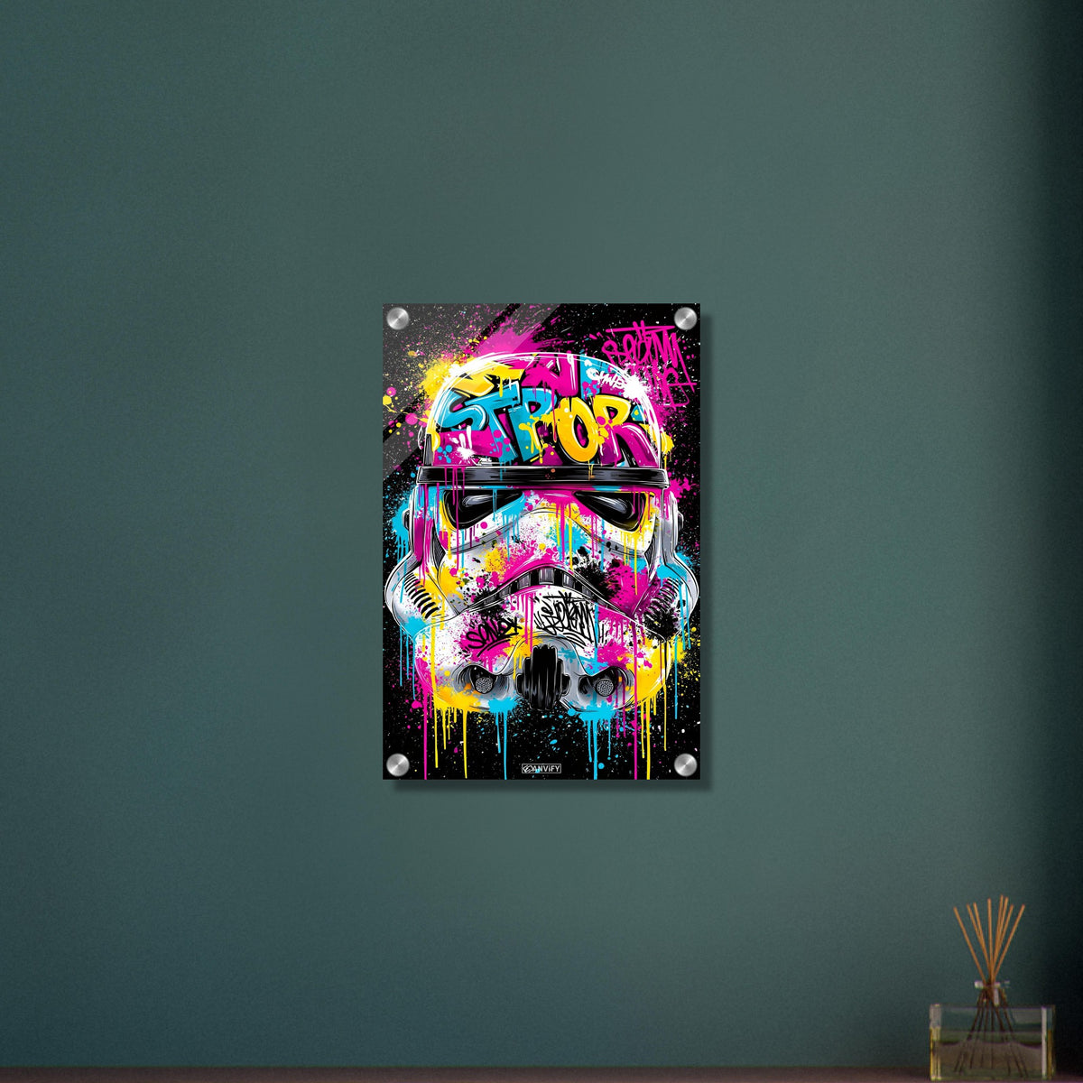 Stormtrooper Helm im Graffiti Street Art Stil auf einem Acrylbild