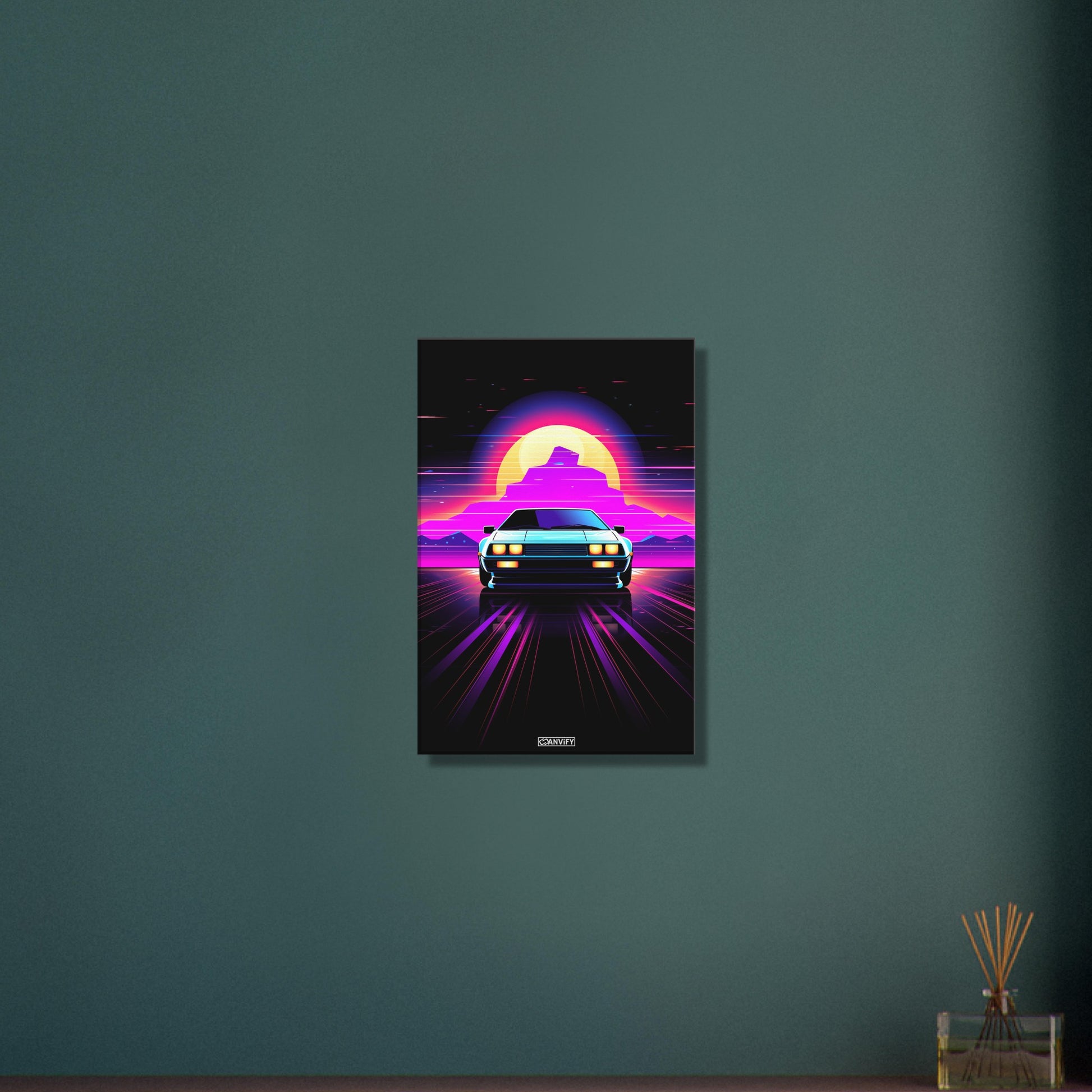 DeLorean DMC-12 aus dem Film Zurück in die Zukunft im einfachen Retrodesign und Blau und Lila Farbtönen auf einer Leinwand
