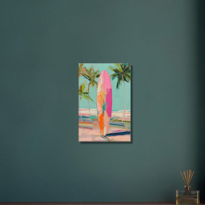 Surfbrett gemalt in abstrakten Acrylfarben auf einer Leinwand