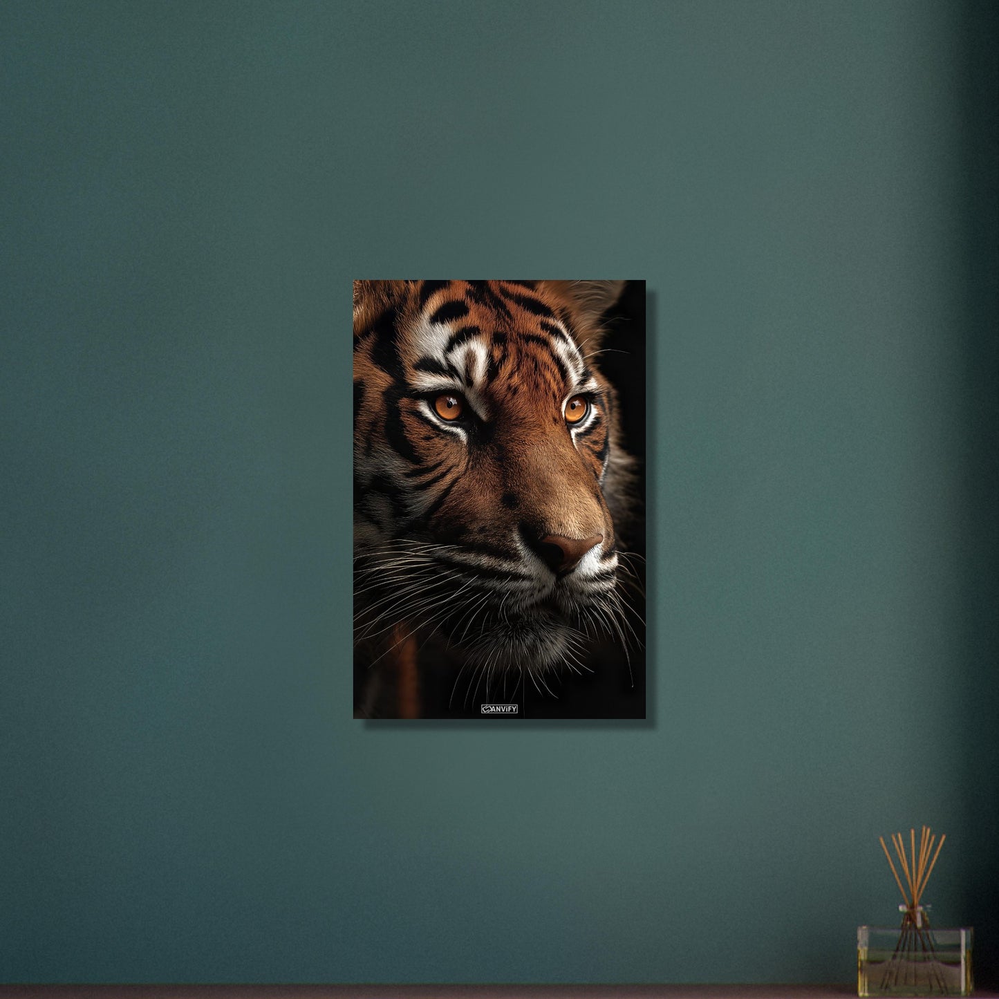 Nahaufnahme eines Tigers auf Aluminium