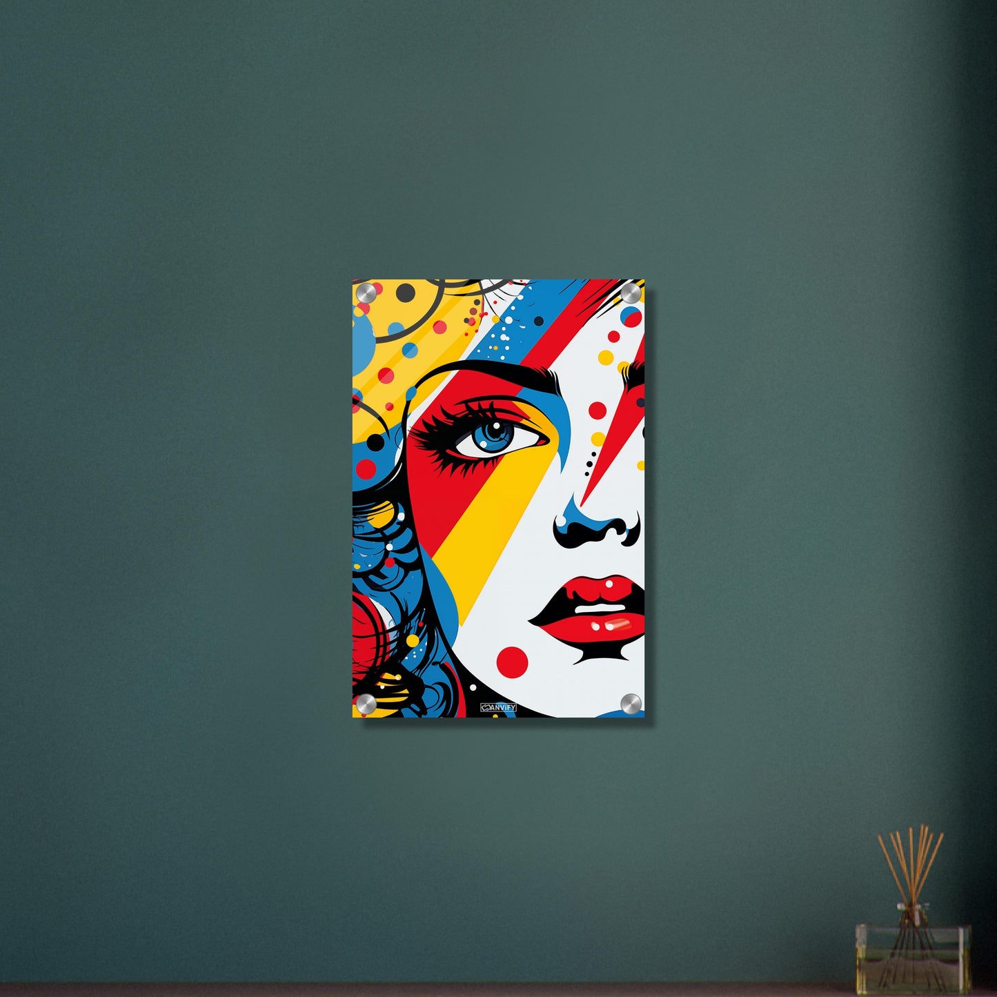 Buntes Frauengesicht im Pop Art Stil auf einem Acrylbild