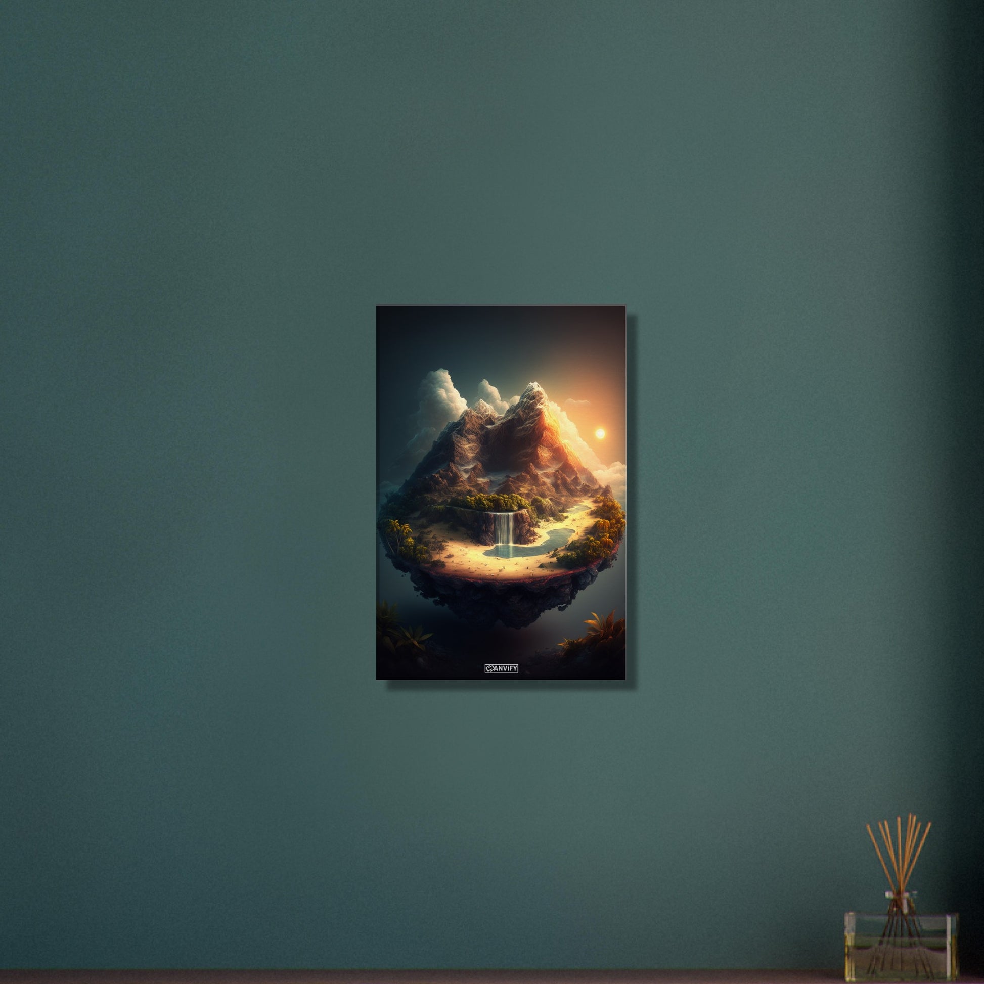 Bergsee mit einem Wasserfall und Strand mit Palmen auf einer Leinwand